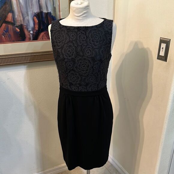 Trina Turk Elegant Black Lace Top Dress w/ Pockets Size 6 - Picture 1 of 11